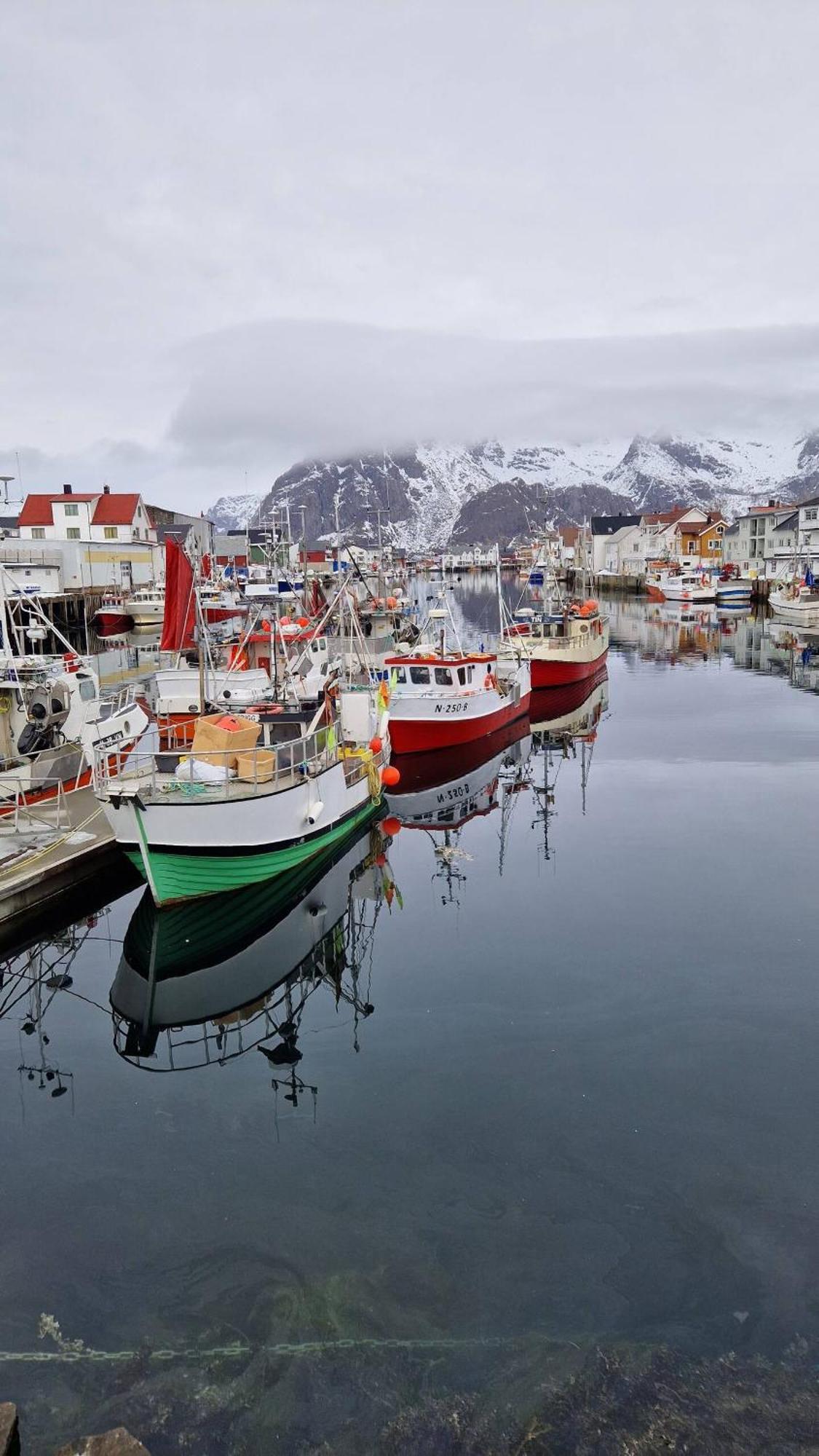 Leilighet I Banhammaren Med Balkong Henningsvaer Exteriér fotografie